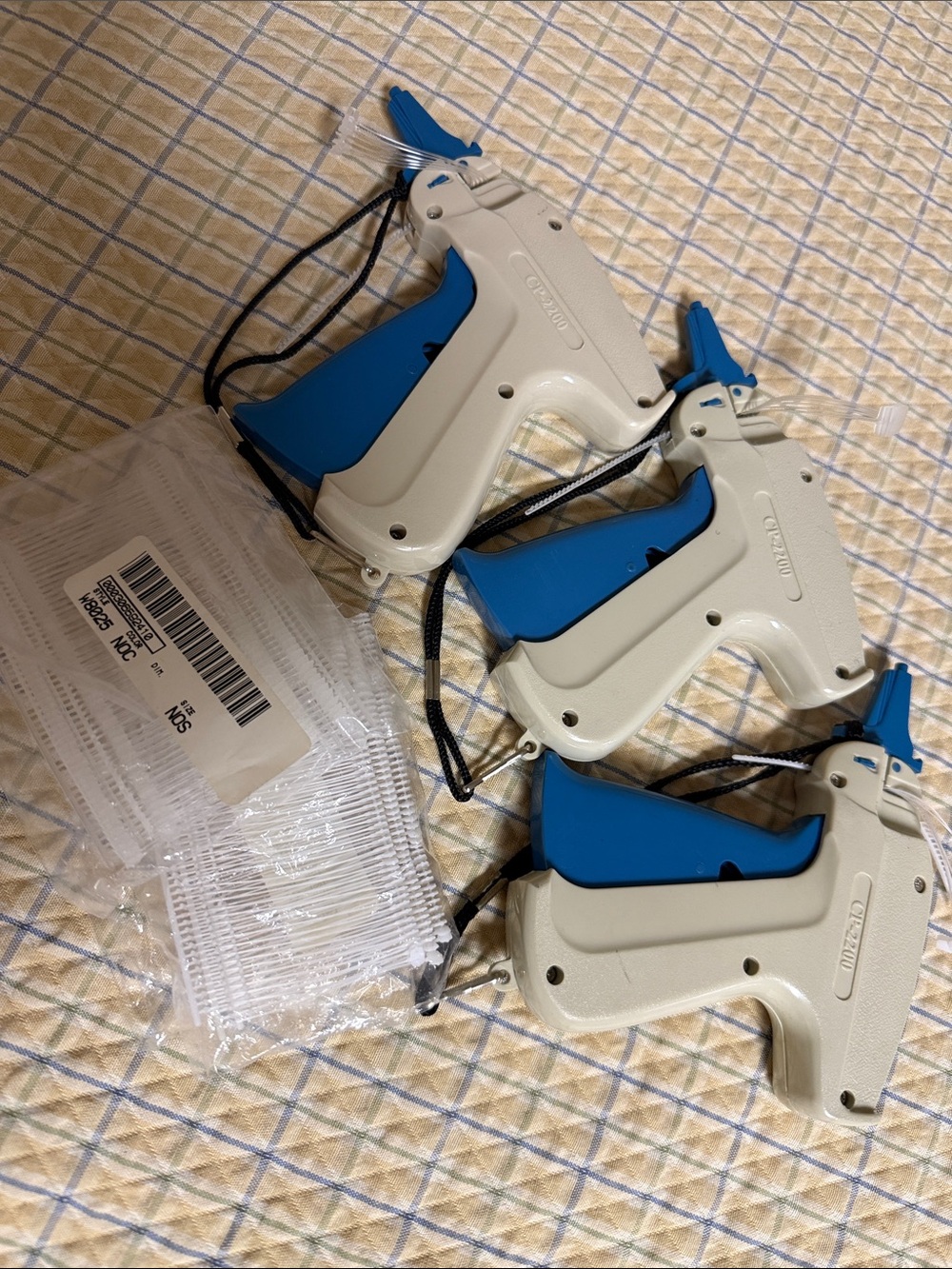 Pack of 3 Garment Tagging Device “Guns” in Blue and White CP-2200 w/ tags